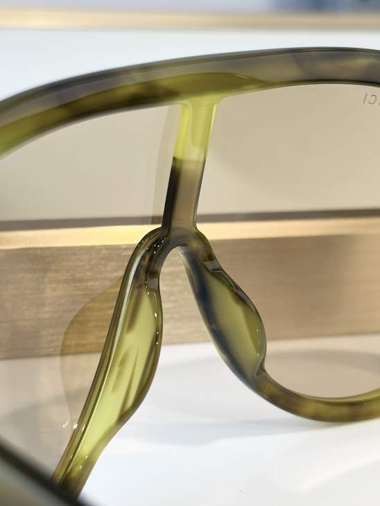 Picture of Gucci Sunglasses _SKUfw79722027fw